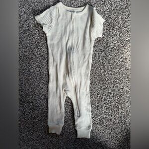 Cloud Island Baby Girl Baby Boy Neutral Cream Ribbed Footie Size 6-9 Months